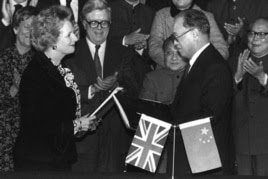 1984年12月19日，中国总理赵紫阳和英国首相撒切尔交换移交香港协议书