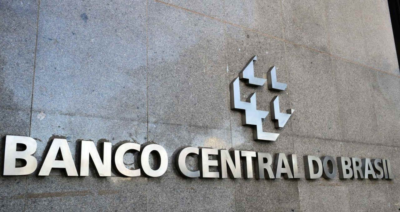 Campos Neto defende meta fiscal do governo e diz que BC olha trajetória da dívida pública