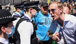 UK actor Laurence Fox holds free speech rally, doesn’t dare name the foes of free speech