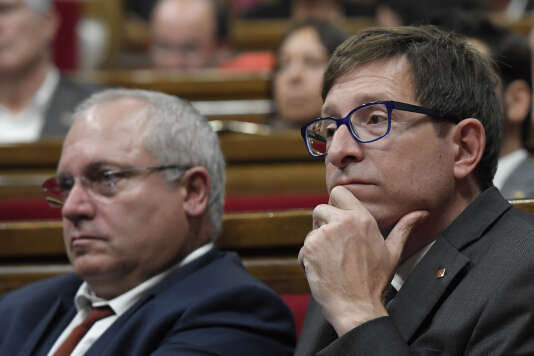 Le ministre de la justice catalan, Carles Mundo (à droite).