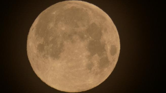 Súper Luna vista desde Gavà.