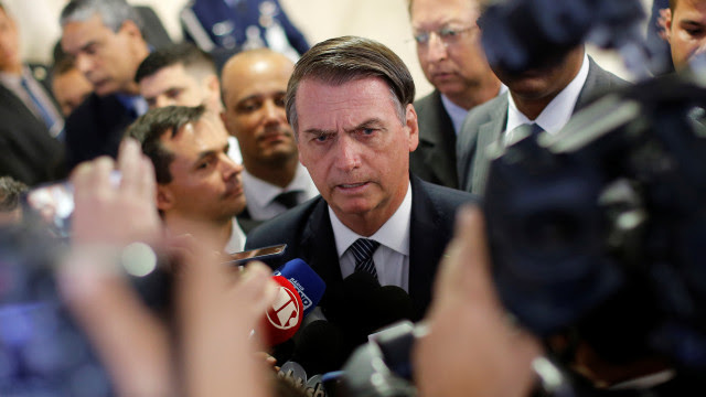 Após criticar ajuda, Bolsonaro agora quer US$ 50 milhões para Amazônia