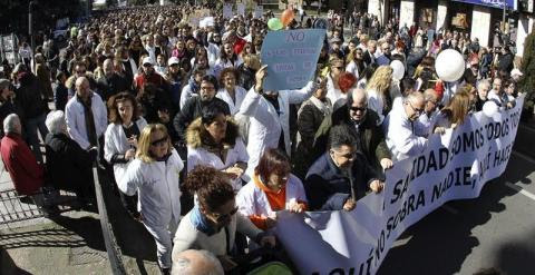 Manifestación en defensa de la sanidad pública en Salamanca. / EFE
