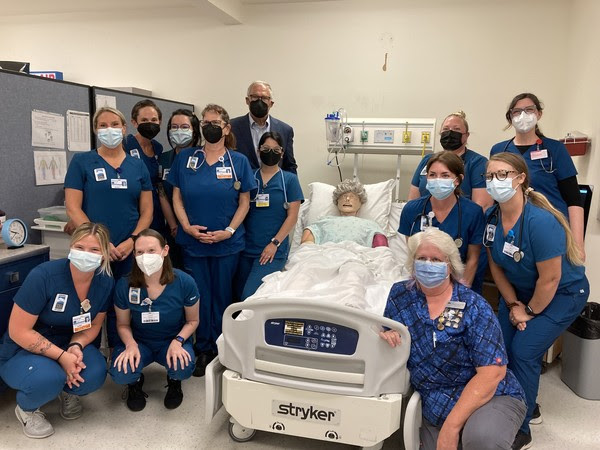 Gov. Jay Inslee visits nursing students at Bellingham Technical College 