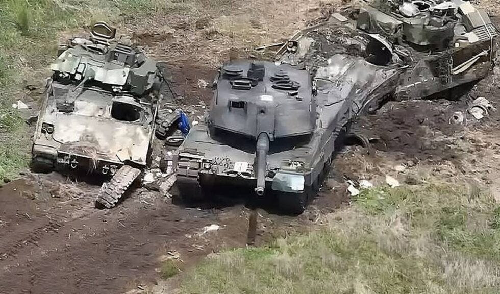 Germany’s Top Tank Destroyed on Ukrainian Frontlines: Leopard 2A6 and ... Le meilleur char allemand détruit sur les lignes de front ukrainiennes: Leopard 2A6 et ...