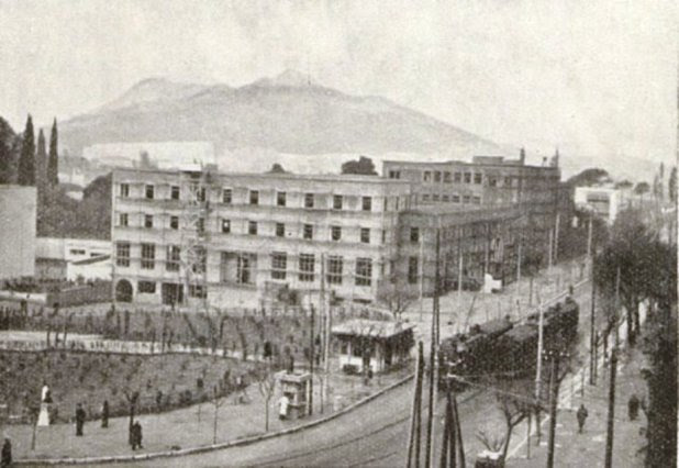 Λεωφόρος Αλεξάνδρας στους Αμπελοκήπους (το κτήριο είναι του Υγειονομικού) 1936.