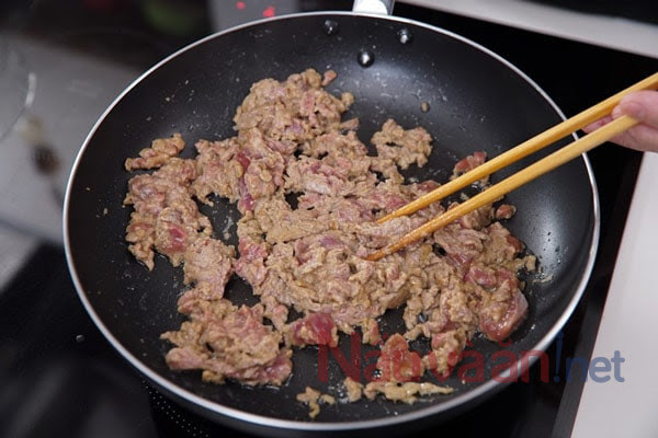 Cách làm bún bò xào Nam Bộ thơm ngon cho bữa cơm cuối tuần