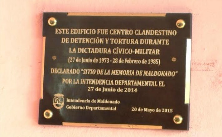 Con esta placa se declara al Paseo San Fernando como "Sitio de la Memoria" 