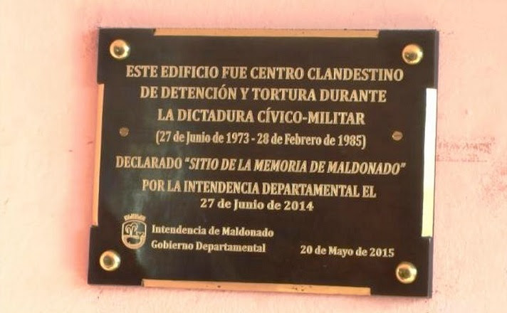 Con esta placa se declara al Paseo San Fernando como "Sitio de la Memoria"
