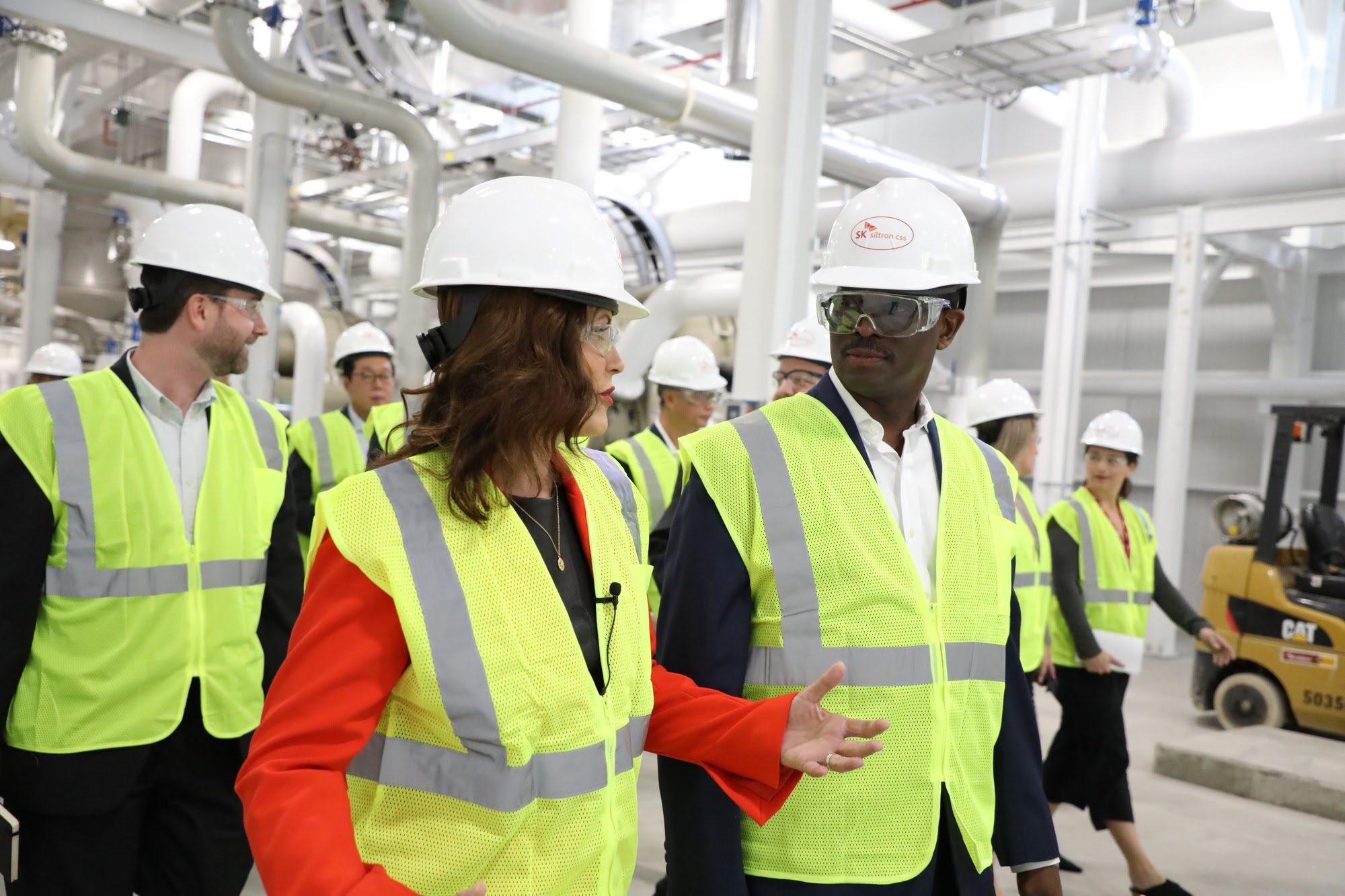 Gov. Whitmer tours facility 