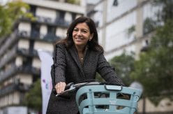 La promesa estrella de la alcaldesa de París: que nadie tarde más de 15 minutos en ir al trabajo o al colegio