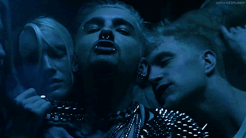 http://38.media.tumblr.com/0b47ca422e5c77460c78a686ff959946/tumblr_ncq03bfzvk1r8ufgao1_500.gif