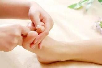 Đông y: Làm việc này với đôi bàn chân, sống trăm tuổi không hề là ảo vọng - Ảnh 2.