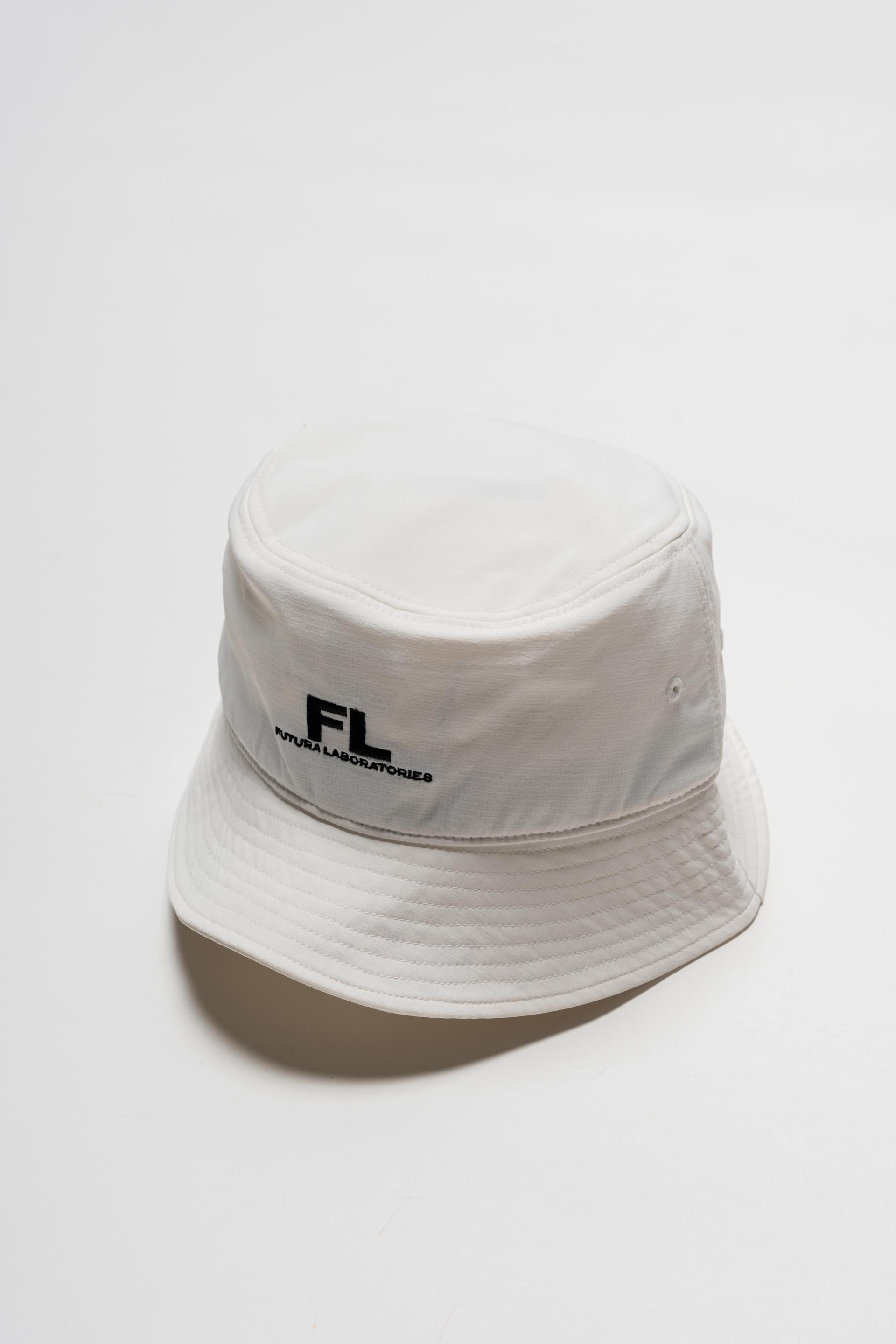 Futura X PARIS SAINT-GERMAINのコラボハットの白