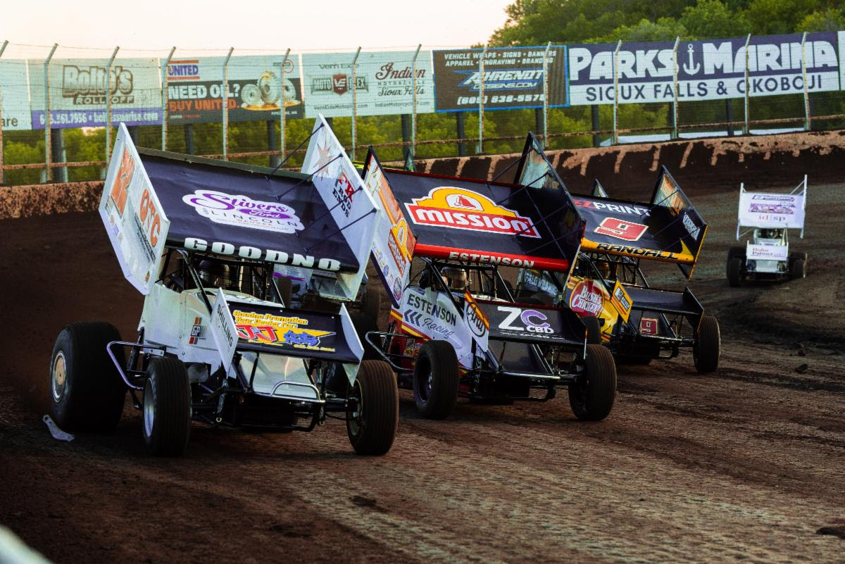 GUESS WHO'S BACK: Hoffman Leads all 50 to Win 10th Annual Reutimann Memorial at Volusia – DIRTcar Racing