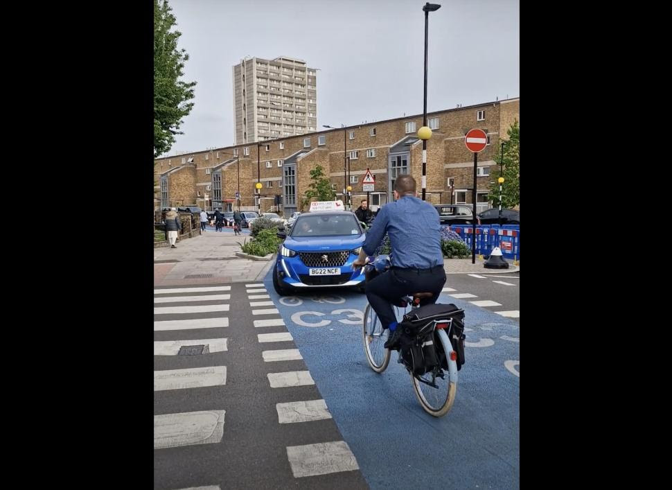 Drivers on C3 Cycleway, London (credit: John Sword)