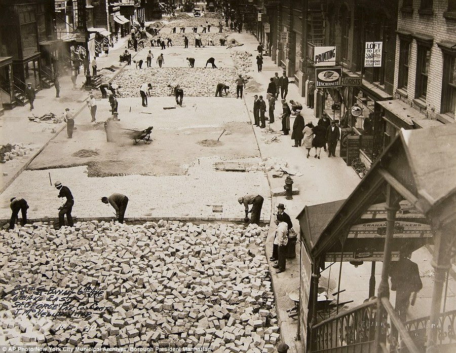 1930 workers pave 28th street manhattan