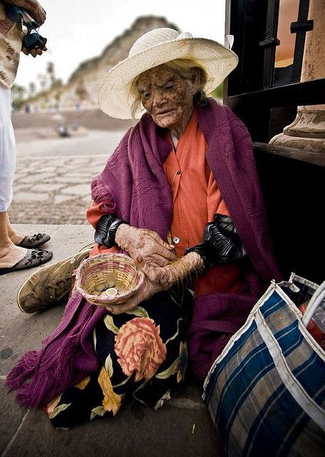 Old lady in Zacatecas | Mexican culture, Mexico history, Old women