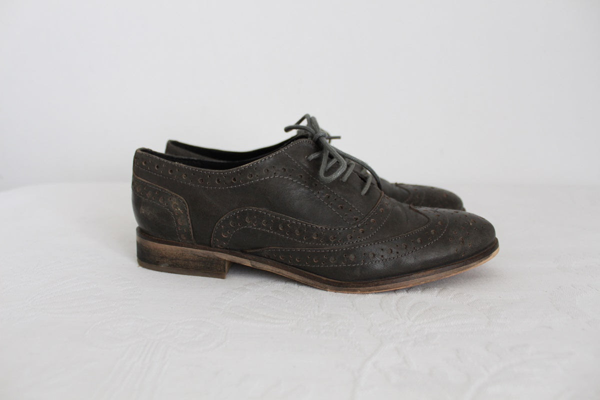 RARE EARTH LEATHER BROGUE SHOES - SIZE 3