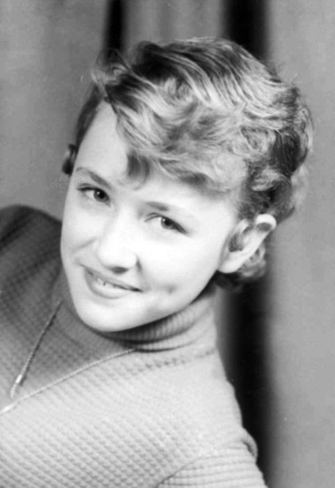 A                                      young Dolly Parton: 