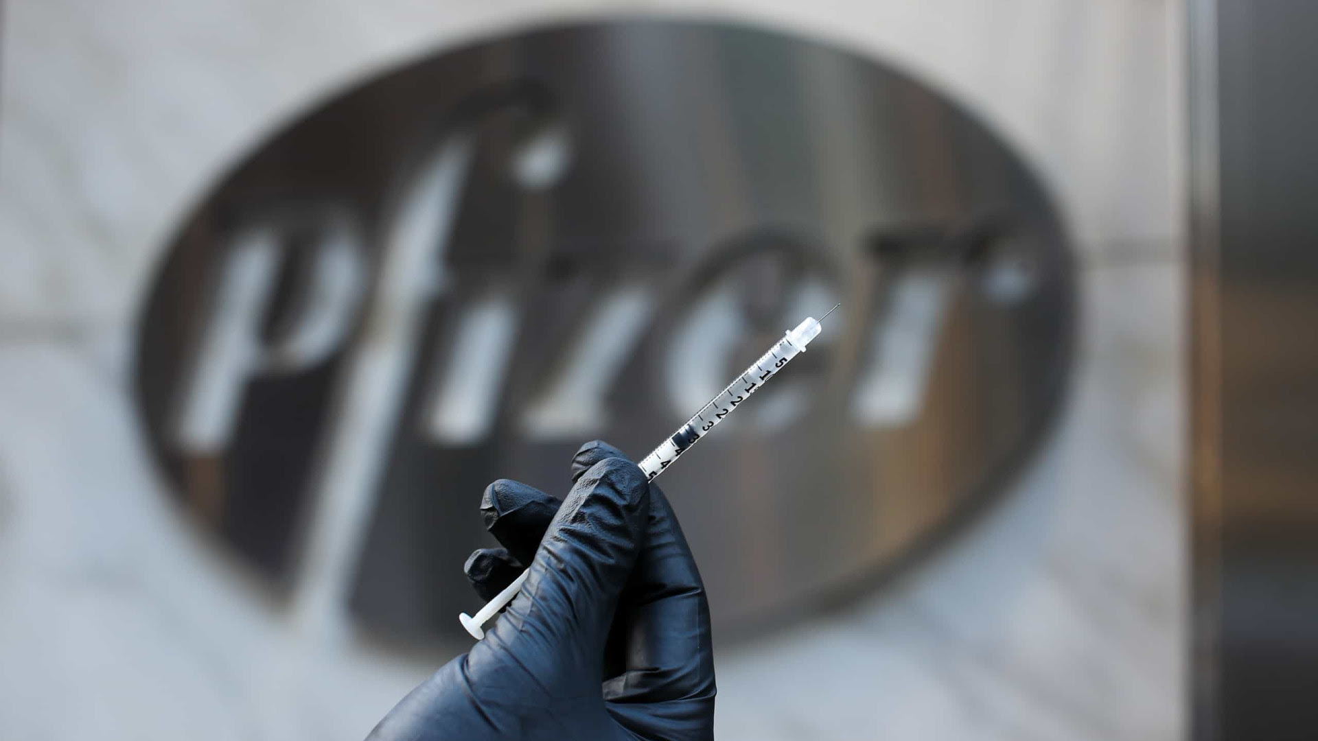 Reino Unido é o primeiro país a aprovar uso da vacina da Pfizer/BioNTech
