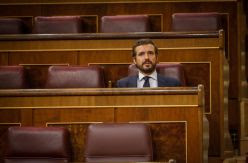 Comisión de investigación, actas y dimisiones: el plan de Casado para tumbar al Gobierno cuando "amaine" la epidemia