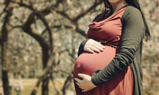 ‘What I’ve Seen in the Last Two Years Is Unprecedented’: Physician on COVID Vaccine Side Effects on Pregnant Women