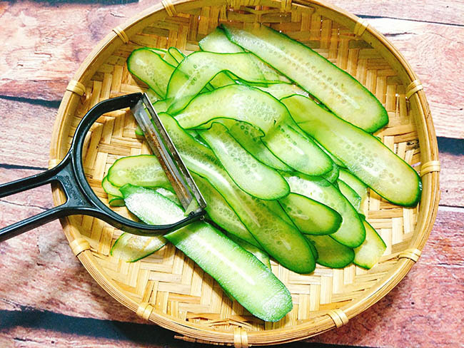 Salad dưa chuá»t chua cay giải ngán ngà y Tết - 3