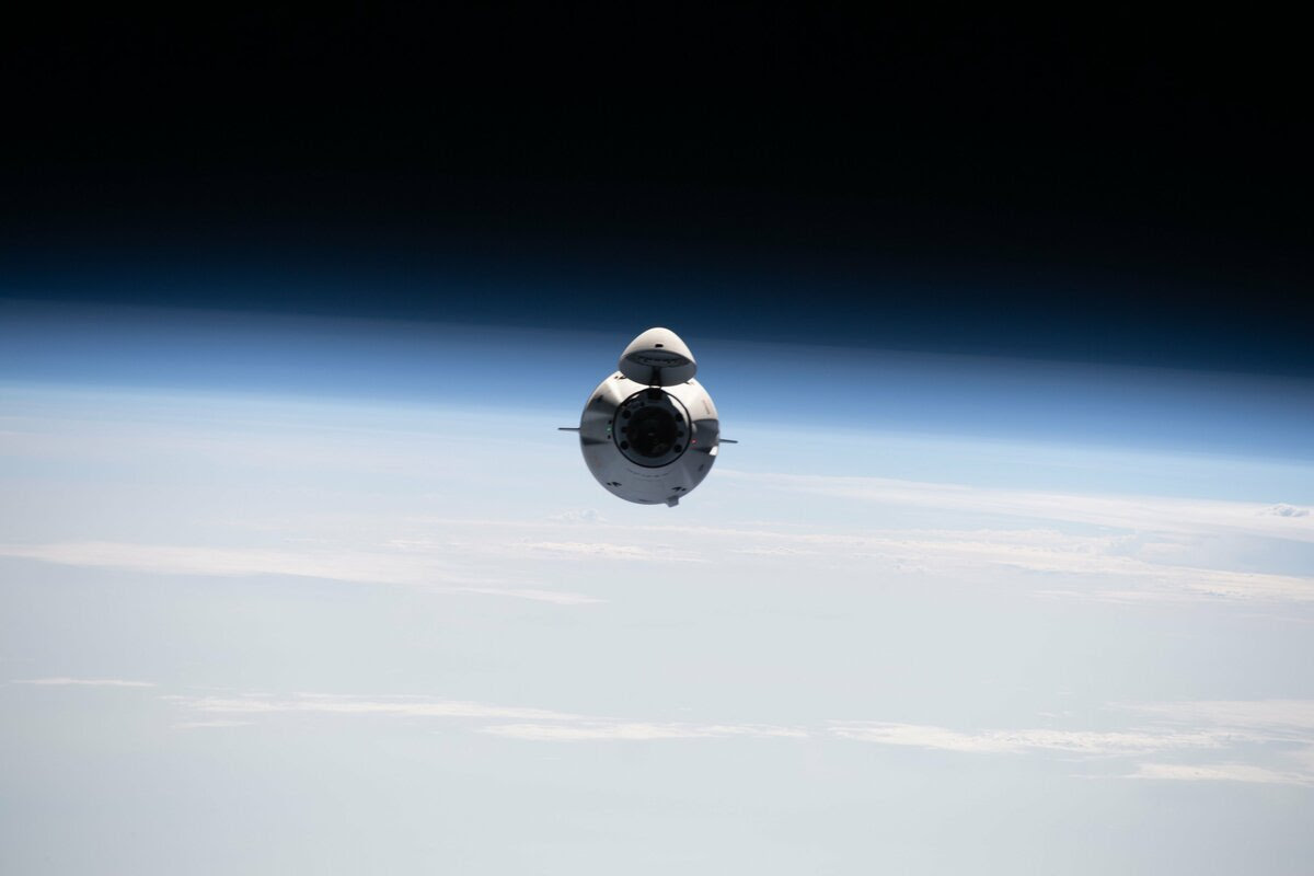SpaceX Cargo Dragon. SpaceX tweeted this pic Friday, in an announcement noting that NASA has ordered six additional ISS resupply missions. 
