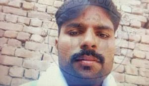 Pakistan: Muslims falsely accuse Christian of blasphemy, beat him, mob of 3,000 surrounds his home