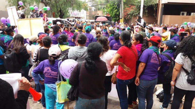 08 de Marzo: Mujeres se plantan en el MP y exigen justicia por crímenes impunes