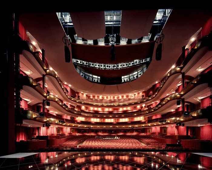 Театр 'Эспланада' в Сингапуре: интерьер зала