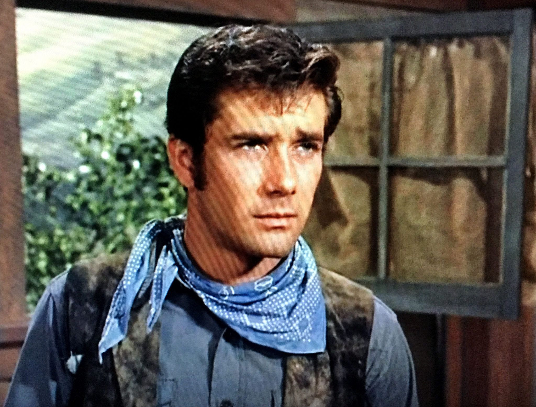 Robert Fuller in Laramie. | Robert fuller, Robert fuller actor, Laramie