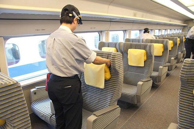 '7 phút' và câu chuyện đáng khâm phục trên mỗi chuyến tàu cao tốc Nhật Bản