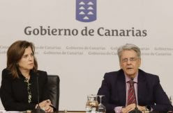 El coronavirus se lleva por delante dos pilares del Gobierno de Canarias: Sanidad y Educación