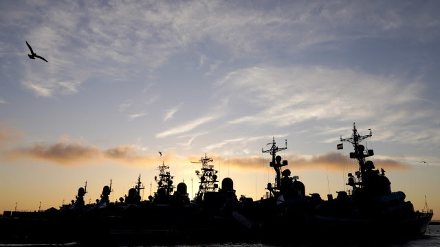 Depois de críticas da Otan, Rússia leva ao mar 2 de suas 4 frotas navais