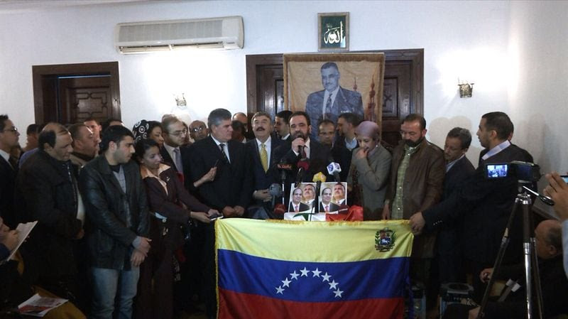 Se acercaron a la Embajada de Venezuela en El Cairo  donde entregaron al embajador, Juan Antonio Hernandez.