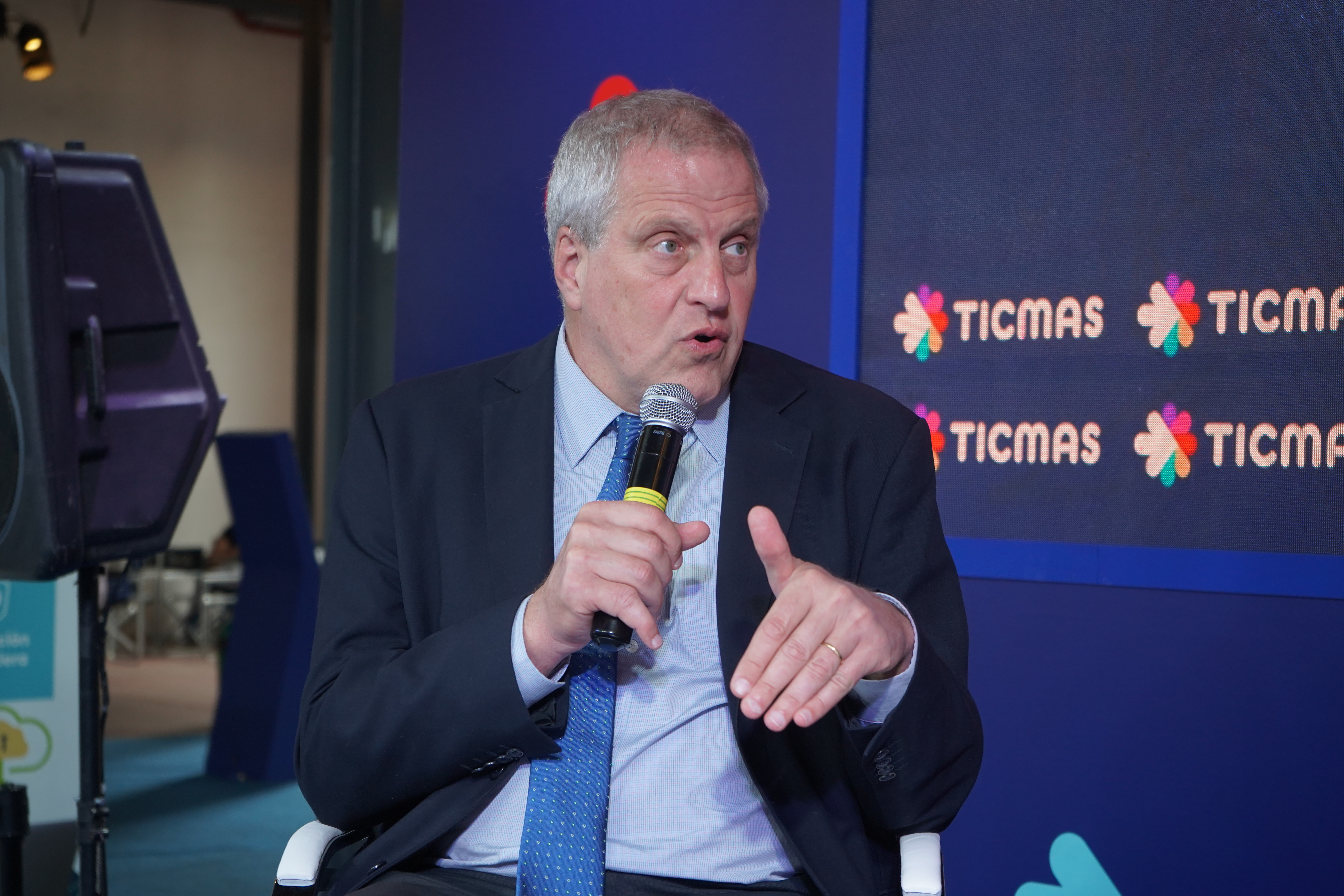 El ministro de Educación de la Nación Jaime Perzcyk visitó el auditorio de Ticmas en la Feria del Libro