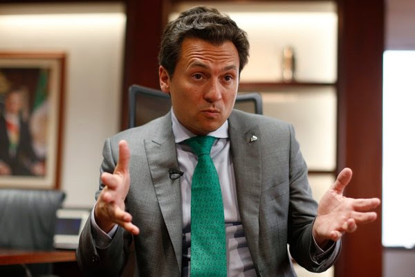 Emilio Lozoya en las oficinas de Pemex en 2014, cuando la petrolera estatal compró una planta fertilizante a Altos Hornos de México (AHMSA) con aparente sobrecosto