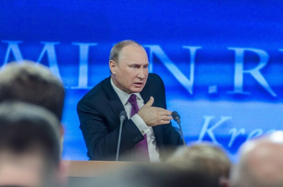 Vladimir Poutine manipule à nouveau l’histoire