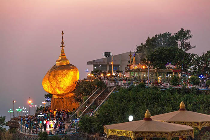 Hòn đá thiêng bằng vàng ở Myanmar và bí mật ẩn chứa bên trong - 8