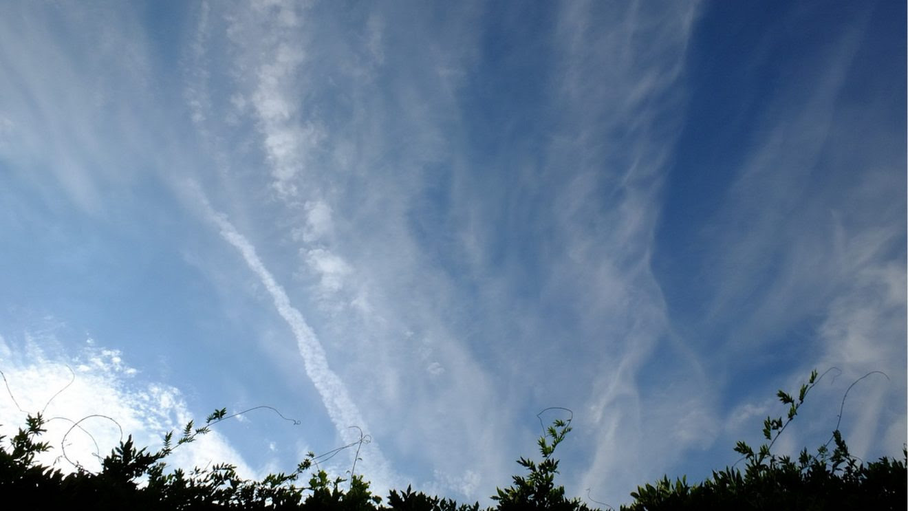 A Big “We Told You So” Moment: Spain Admits to Chemtrail … Chemtrails-1320x743