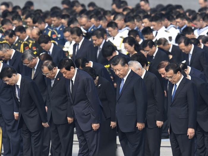 Ngày 30/9, lãnh đạo ĐCSTQ Tập Cận Bình đã dẫn đầu Ban Thường vụ Bộ Chính trị đến viếng Nhà tưởng niệm Mao Trạch Đông.