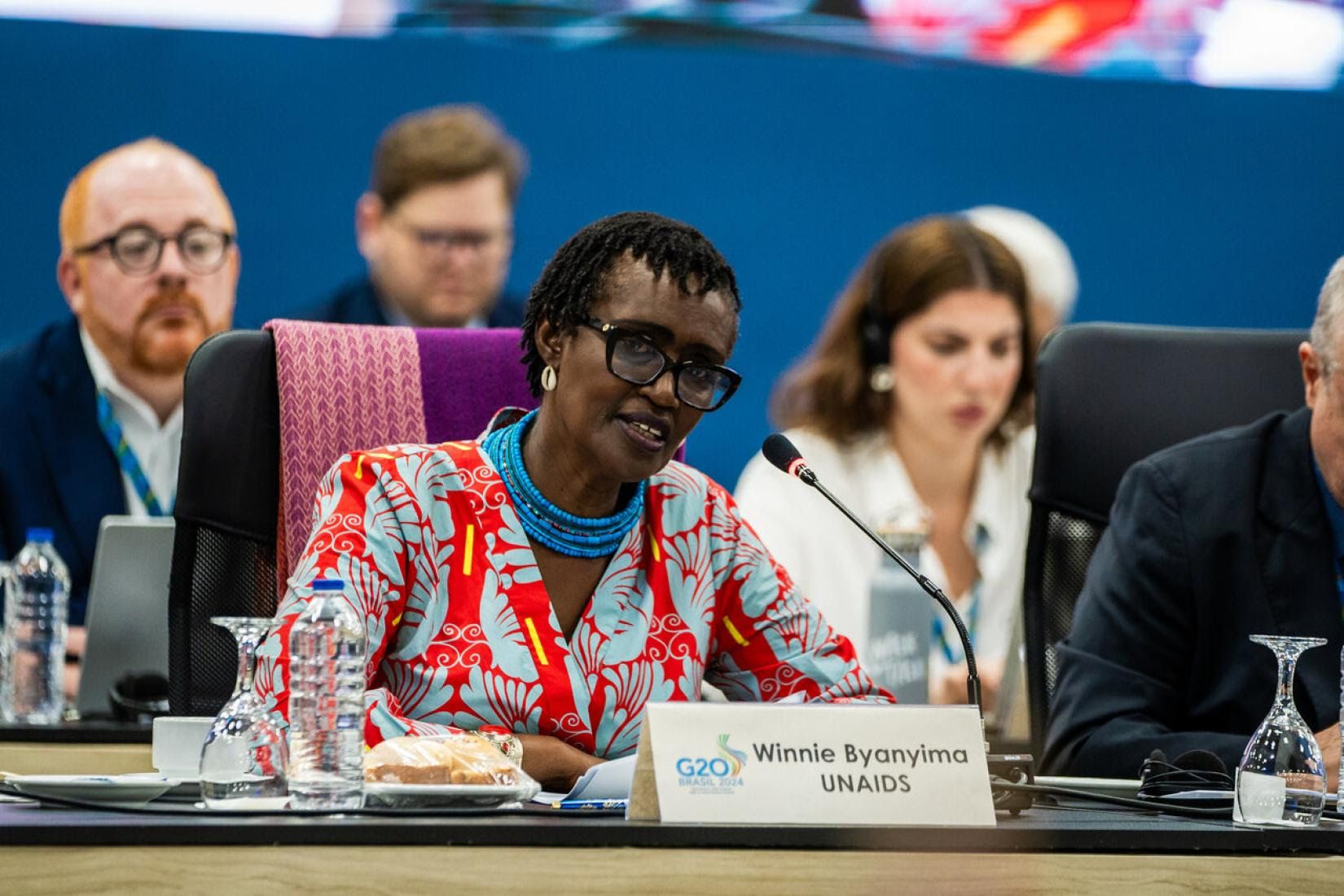 Subsecretária-geral das Nações Unidas e Diretora Executiva do UNAIDS, Winnie Byanyima, apelou aos governos reunidos em reunião do G20 a apoiarem uma nova Aliança em prol da produção de medicamentos.