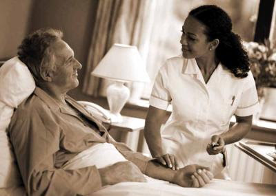 Chăm sóc không chỉ bằng thuốc men. Nguồn: blogs.jpmsonline.com