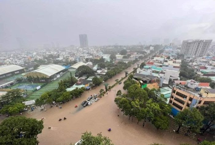 Trong hai ngày 19 và 20-10, trên địa bàn TP Vũng Tàu xuất hiện mưa lớn do ảnh hưởng của áp thấp nhiệt đới trên Biển Đông
