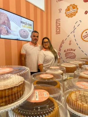 Bolo de banana caramelada batido à mão muito fácil de fazer e delicioso -  Freitas News