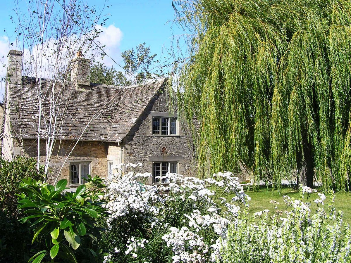 LOW res Culls Cottage rear garden jpg.jpg