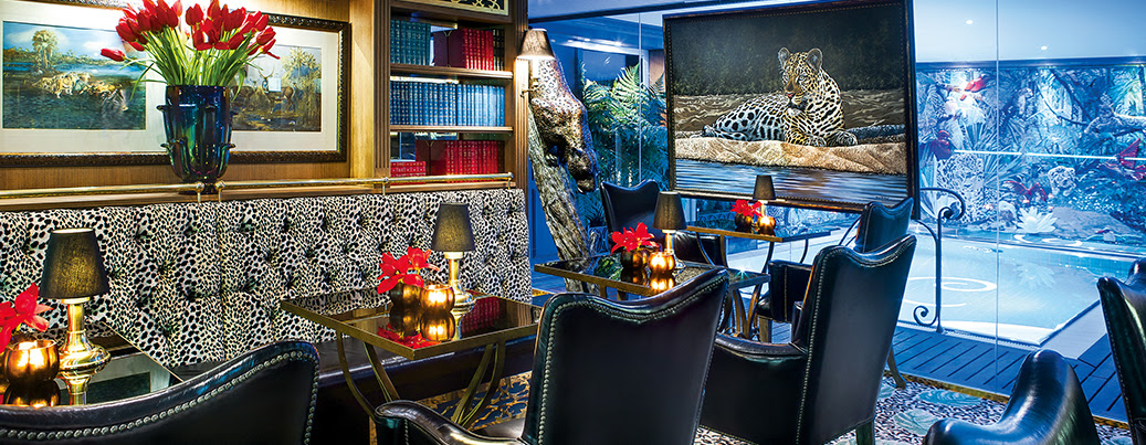 Uniworld Boutique River Cruise Bar du Leopard