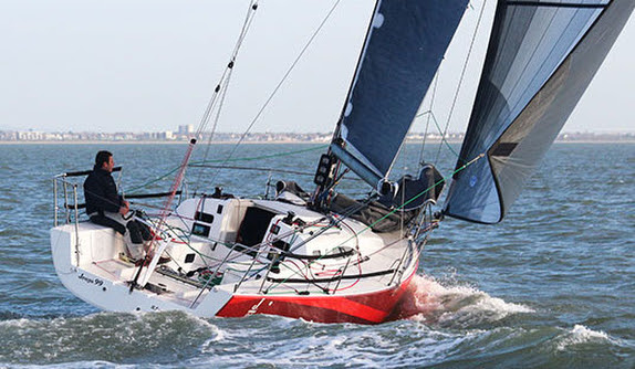 J/99 sailing on a reach